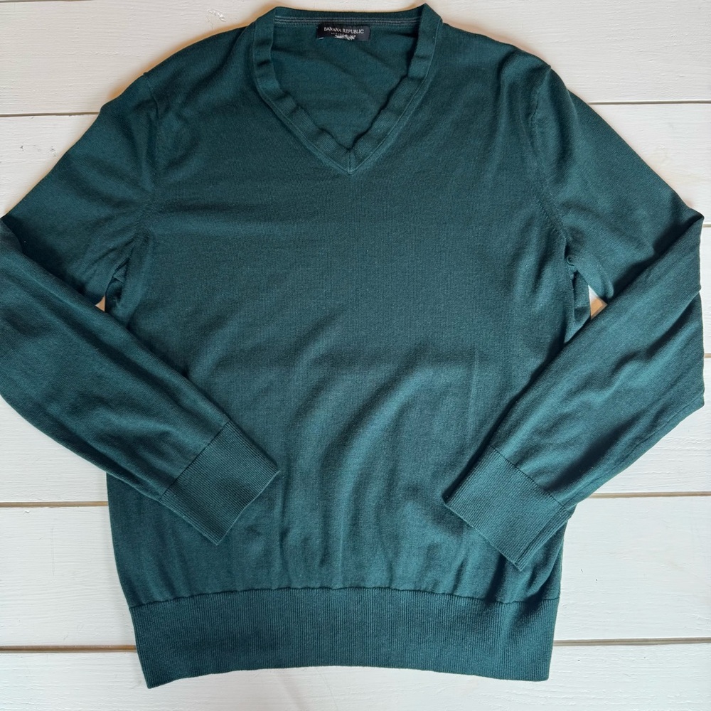 Banana Republic Green V-Neck Sweater Classic Knit